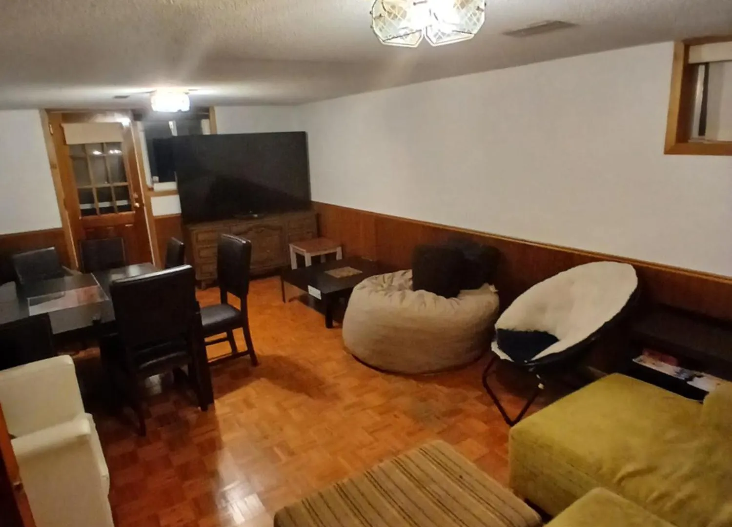 Cozy Apartment With A Spacious Backyard In The Ravine Торонто Канада