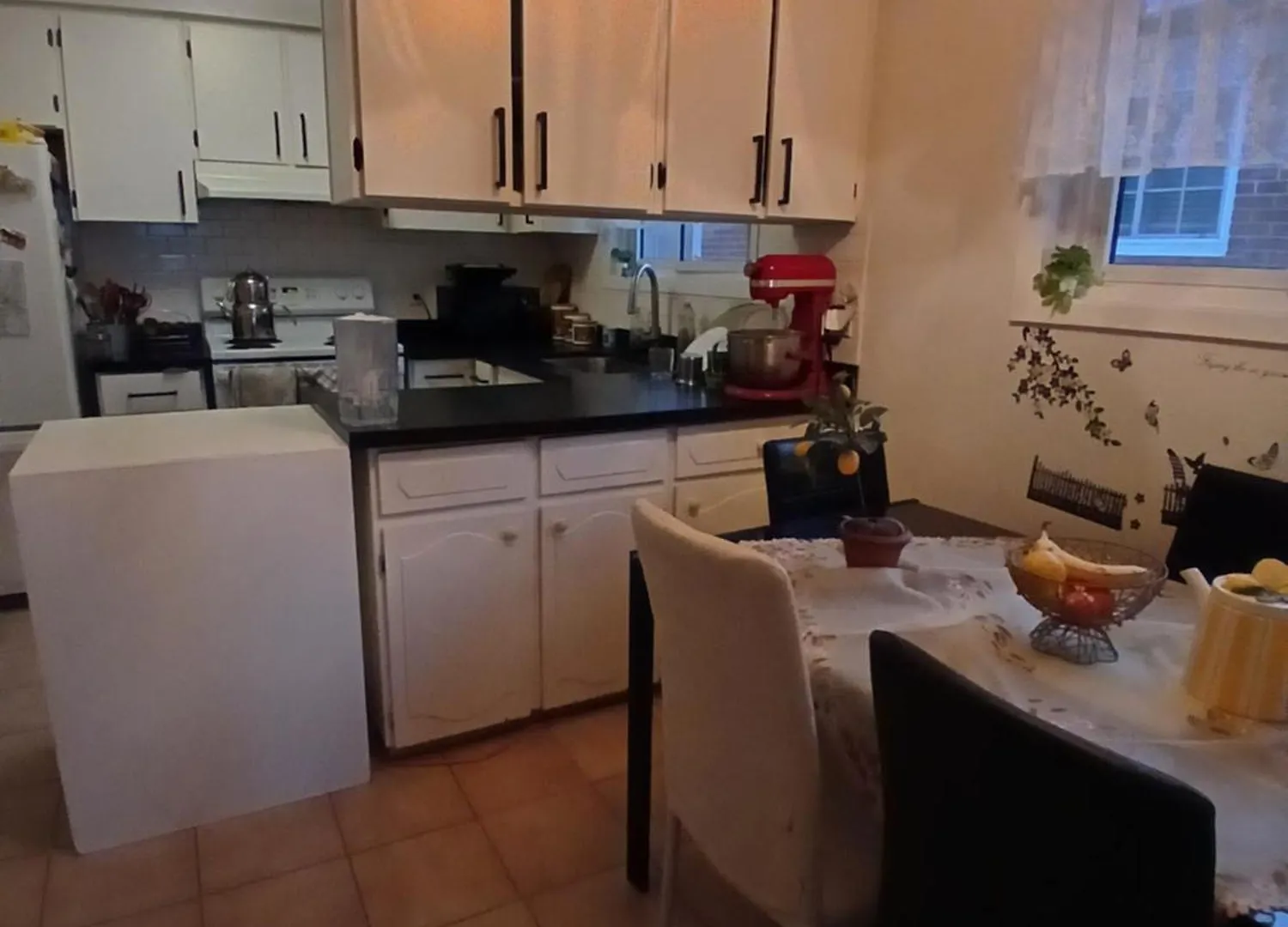 Cozy Apartment With A Spacious Backyard In The Ravine Торонто